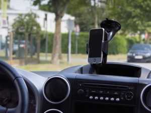 SOPORTE UNIVERSAL COCHE SMARTPHONE PARA PARAPRISAS